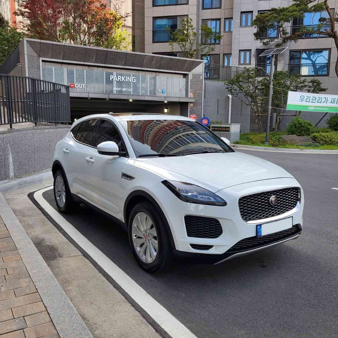 재규어 E-Pace P250 SE 게시글 썸네일
