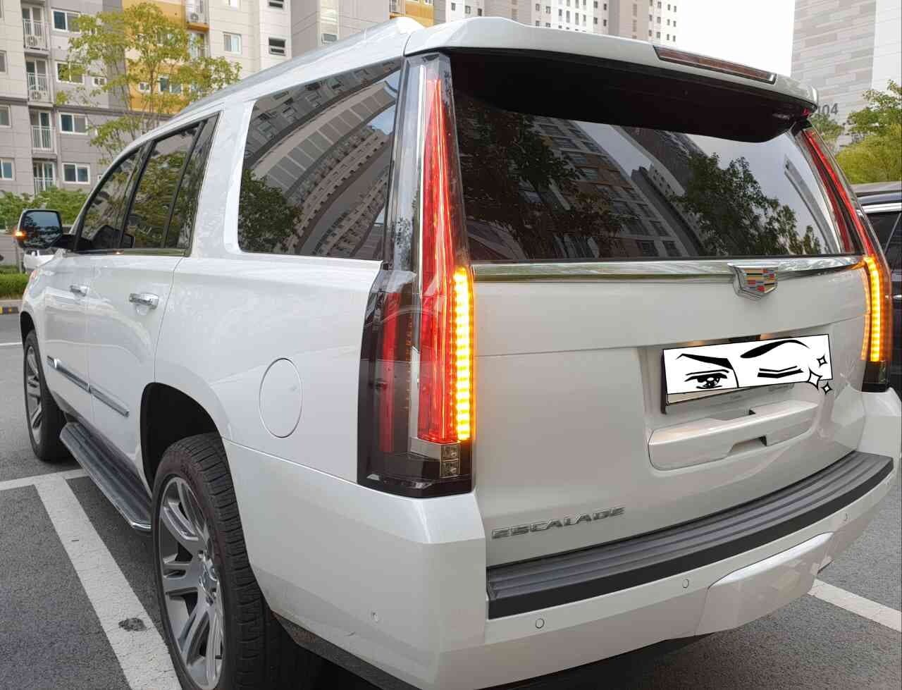 캐딜락 에스컬레이드 6.2 플래티넘 게시글 썸네일