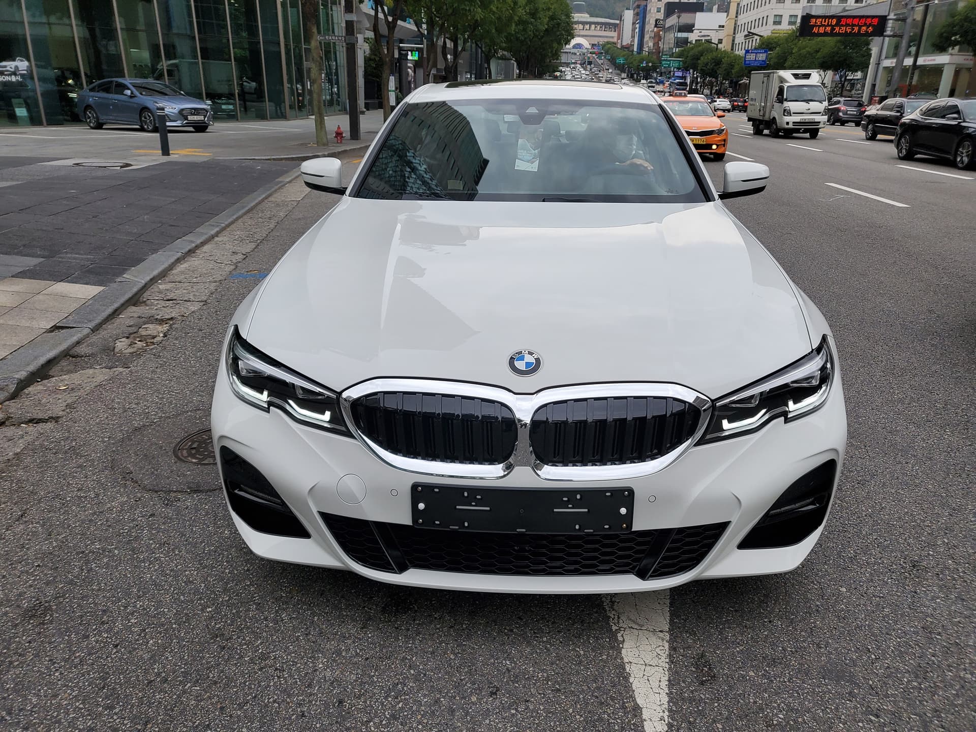 BMW 3시리즈 320i M 스포츠 게시글 썸네일