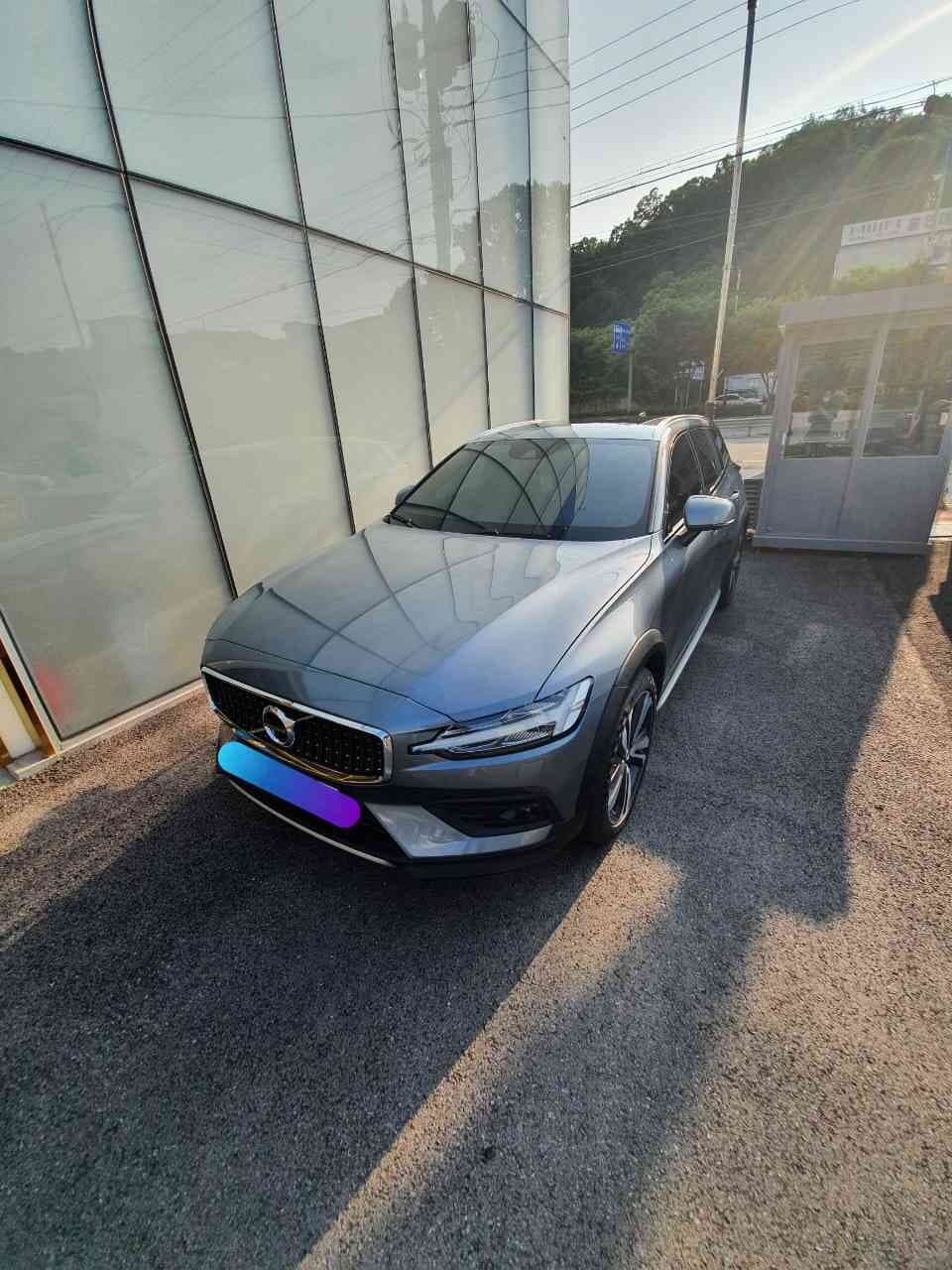 볼보 V60 크로스컨트리 B5 AWD 프로 게시글 썸네일