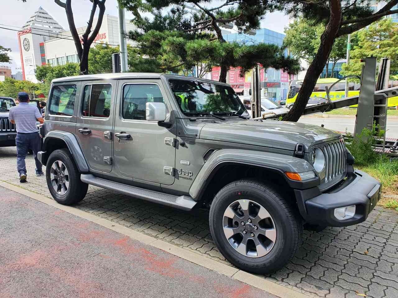 지프 랭글러 오버랜드 파워탑 4도어 게시글 썸네일