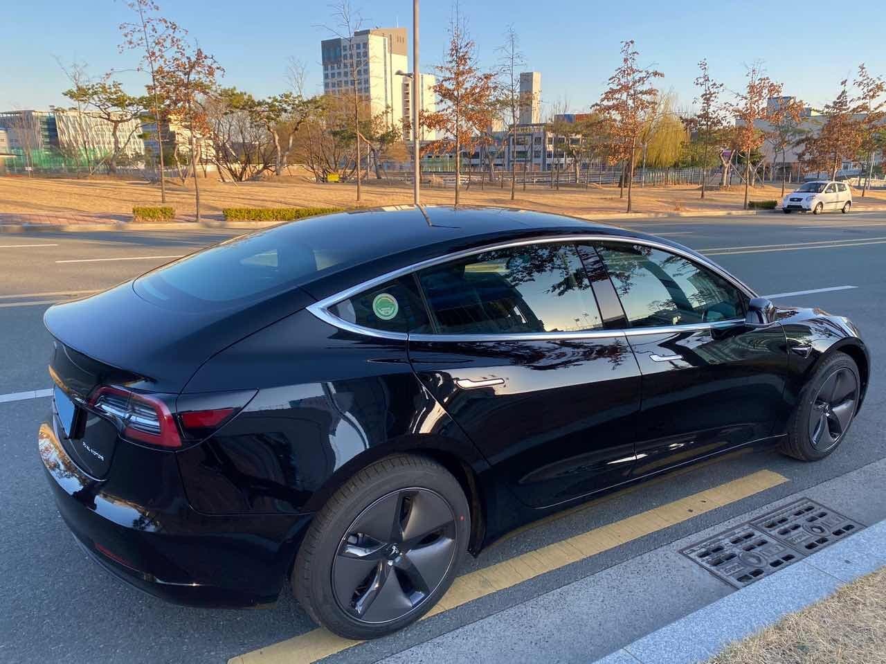 테슬라 모델 3 롱레인지 게시글 썸네일