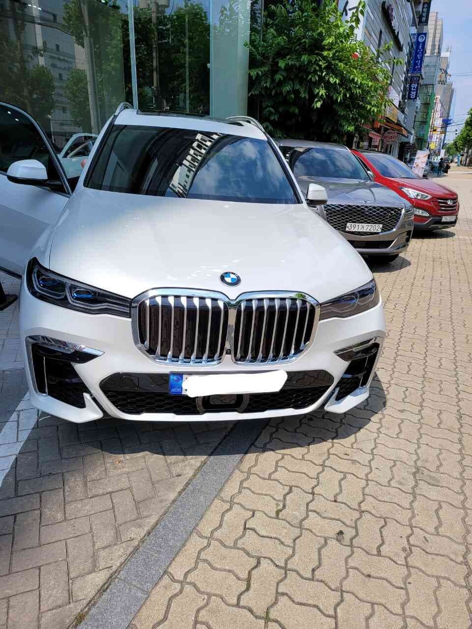 BMW X7 40i xDrive M 스포츠 패키지 6인승 P2 게시글 썸네일