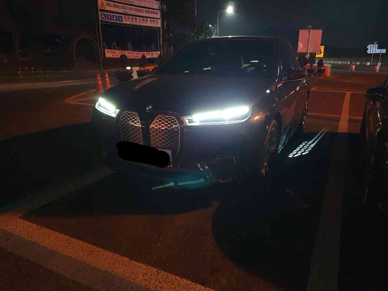 BMW iX xDrive 40 퍼스트 에디션 게시글 썸네일