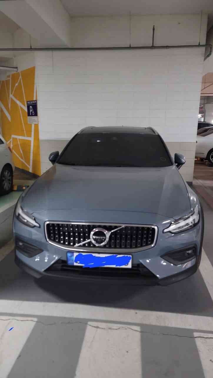 볼보 V60 크로스컨트리 B5 AWD 프로 게시글 썸네일