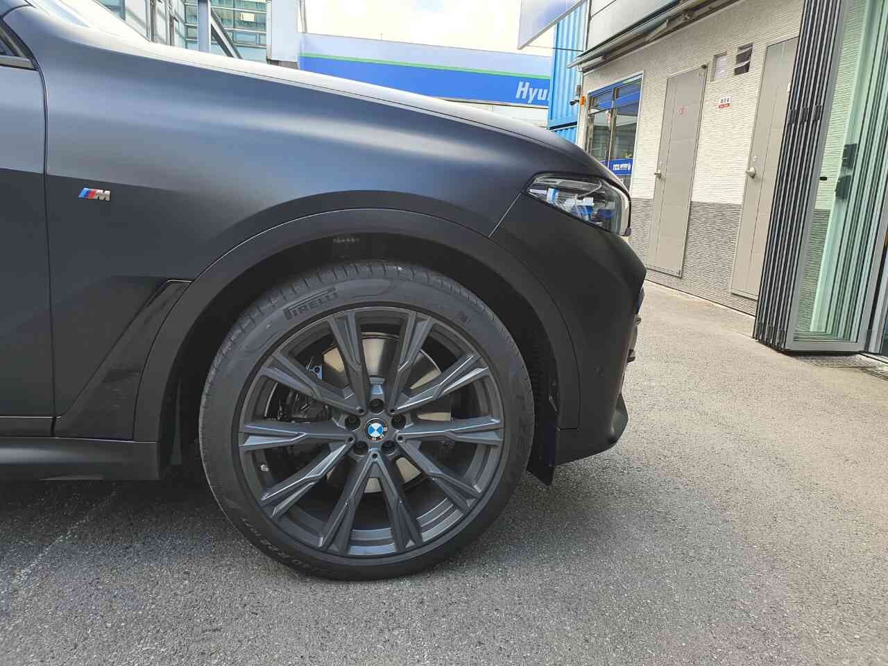 BMW X7 M50i 프로즌 블랙 에디션 게시글 썸네일