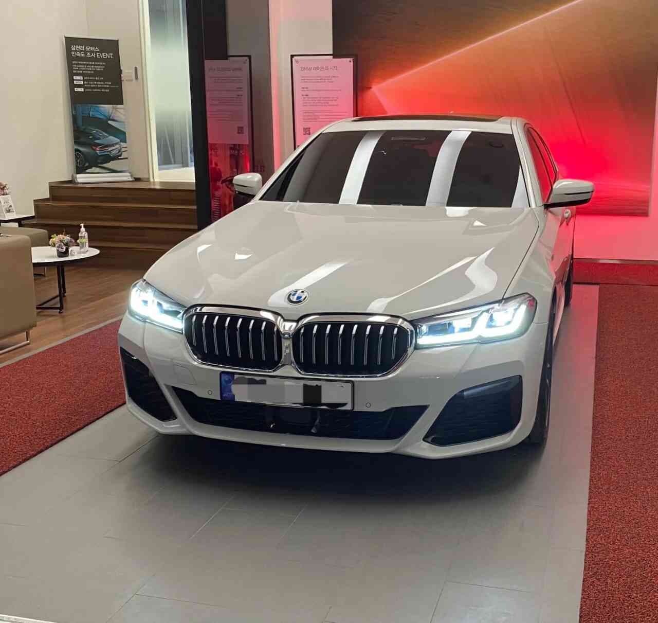 BMW 5시리즈 520i M 스포츠 패키지 게시글 썸네일