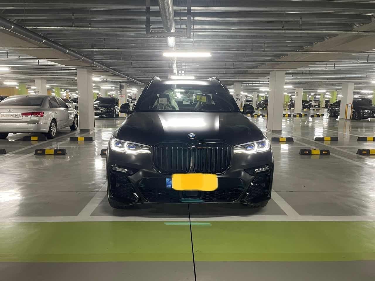 BMW X7 M50i 프로즌 블랙 에디션 게시글 썸네일