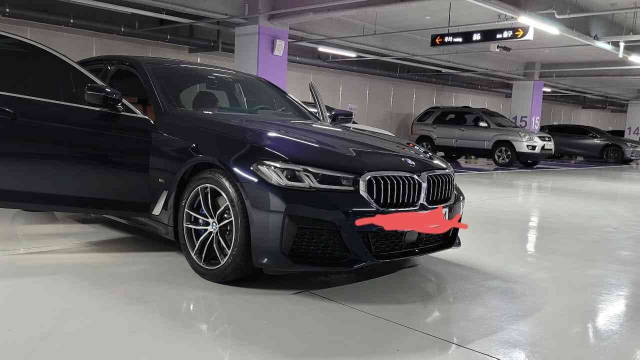 BMW 5시리즈 520i M 스포츠 패키지 게시글 썸네일