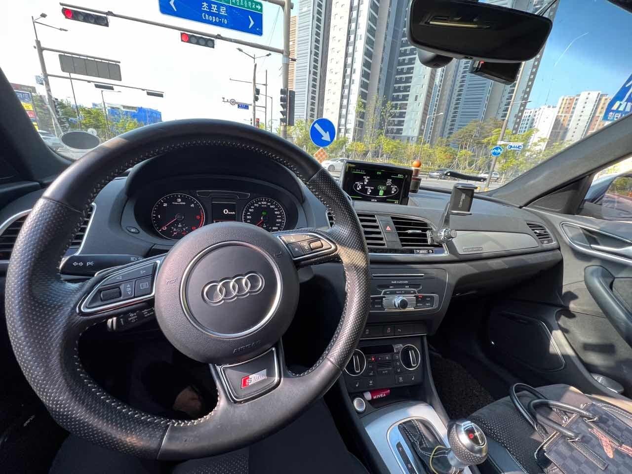 아우디 Q3 35 TDI 콰트로 스포츠 게시글 썸네일