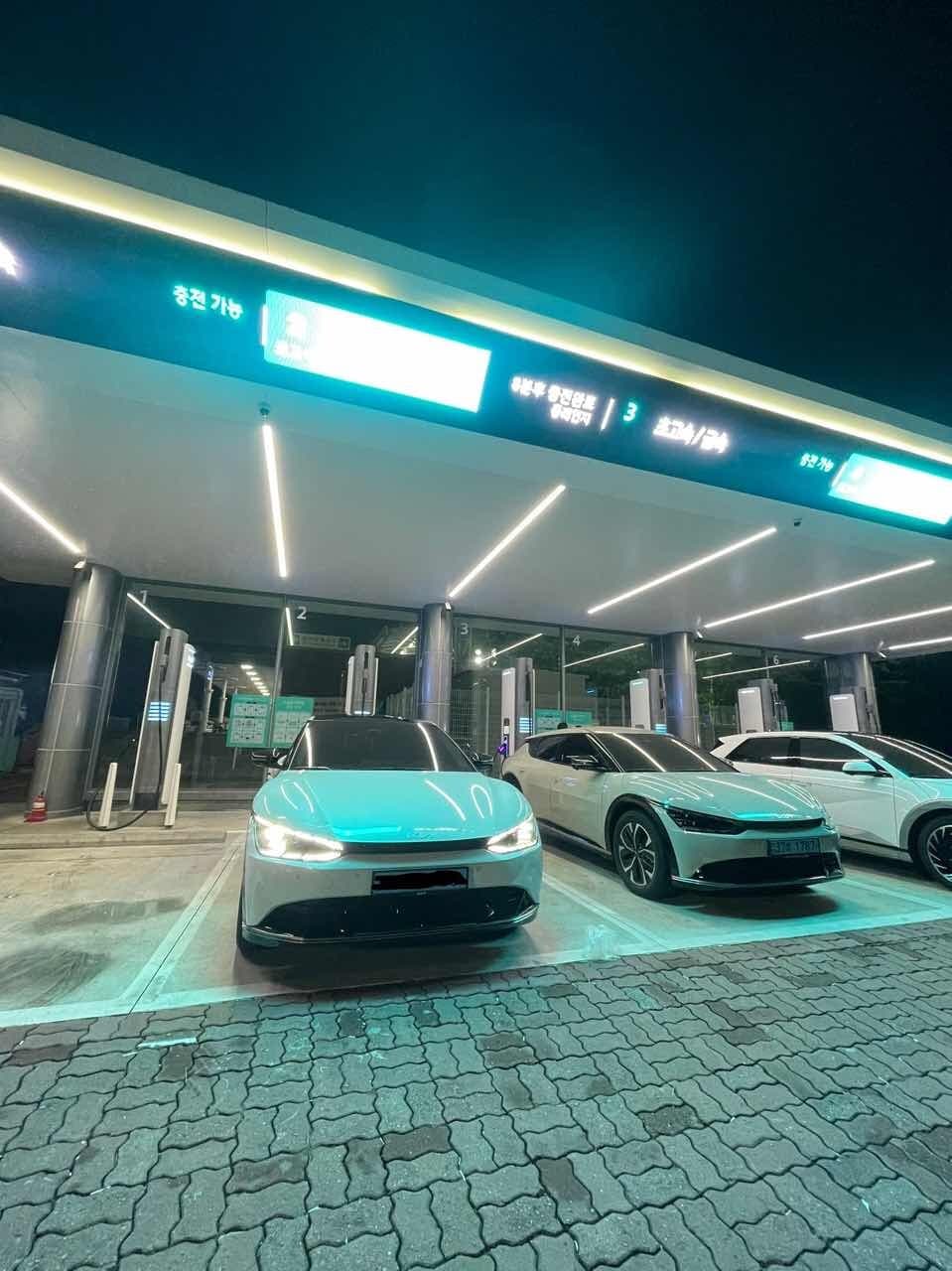 기아 EV6 롱레인지 어스 2WD 게시글 썸네일