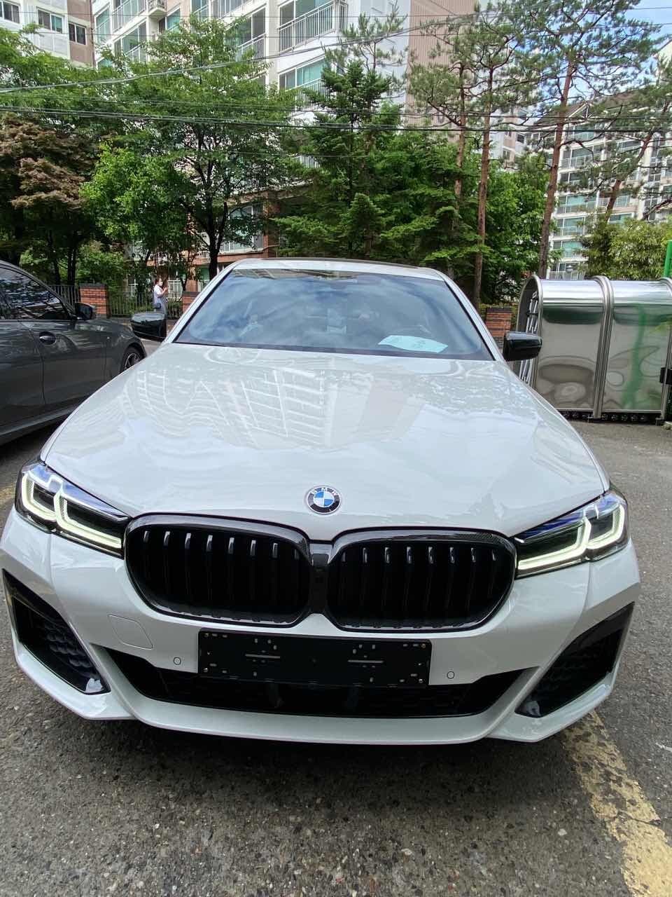 BMW 5시리즈 520i M 스포츠 M 퍼포먼스 에디션 OS 게시글 썸네일