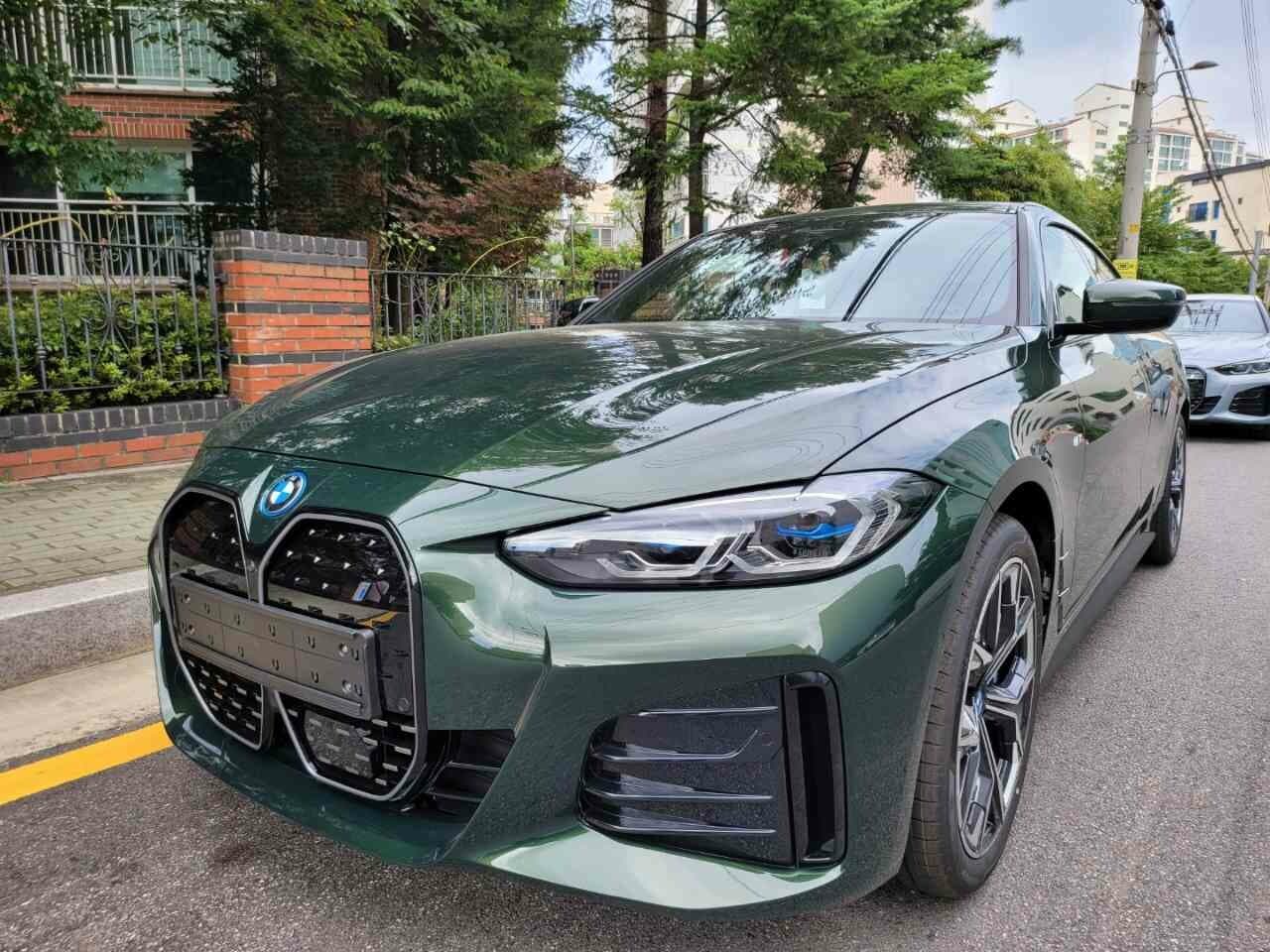 BMW i4 eDrive 40 그란쿠페 M 스포츠 프로 P2-1 게시글 썸네일