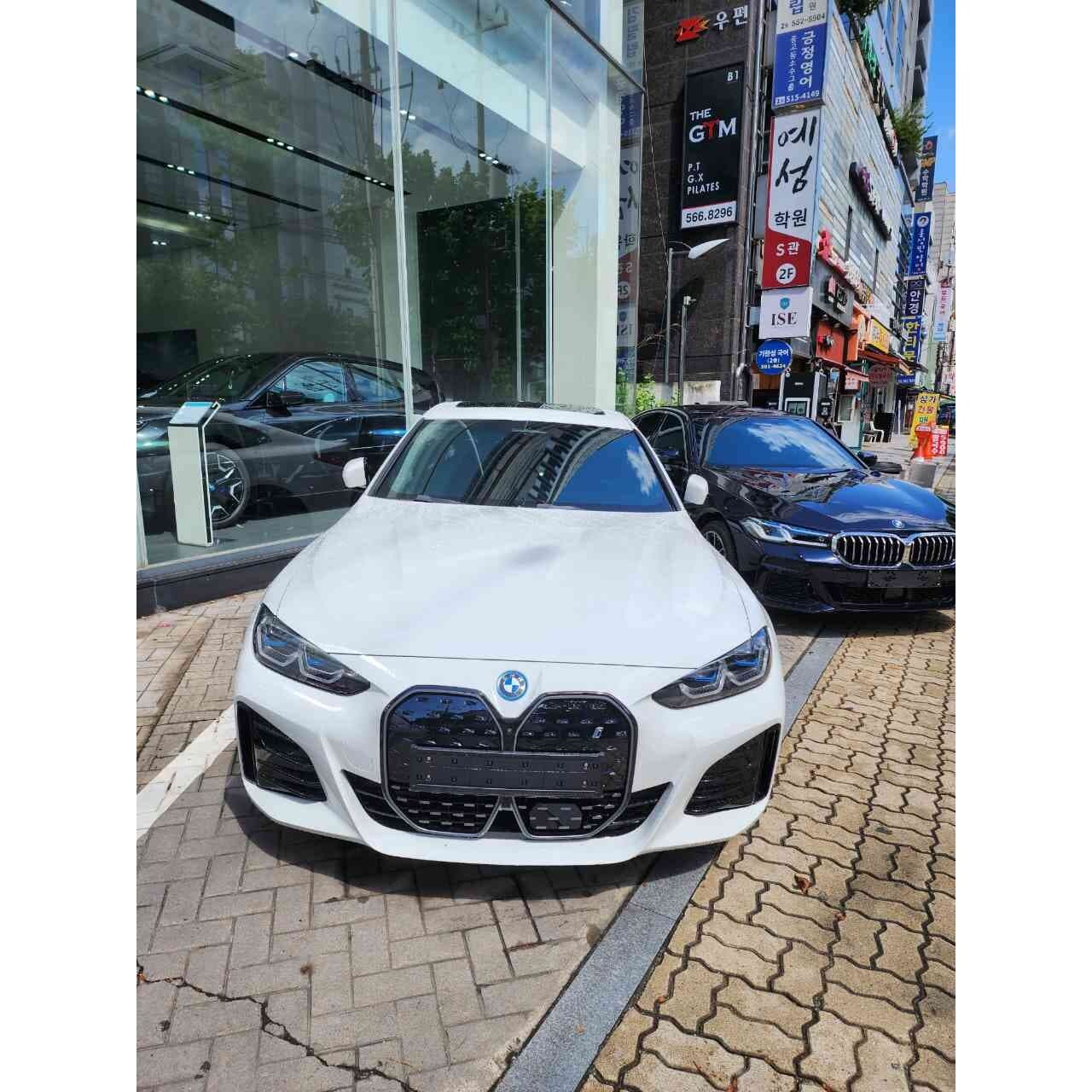 BMW i4 eDrive 40 그란쿠페 M 스포츠 프로 P2-1 게시글 썸네일