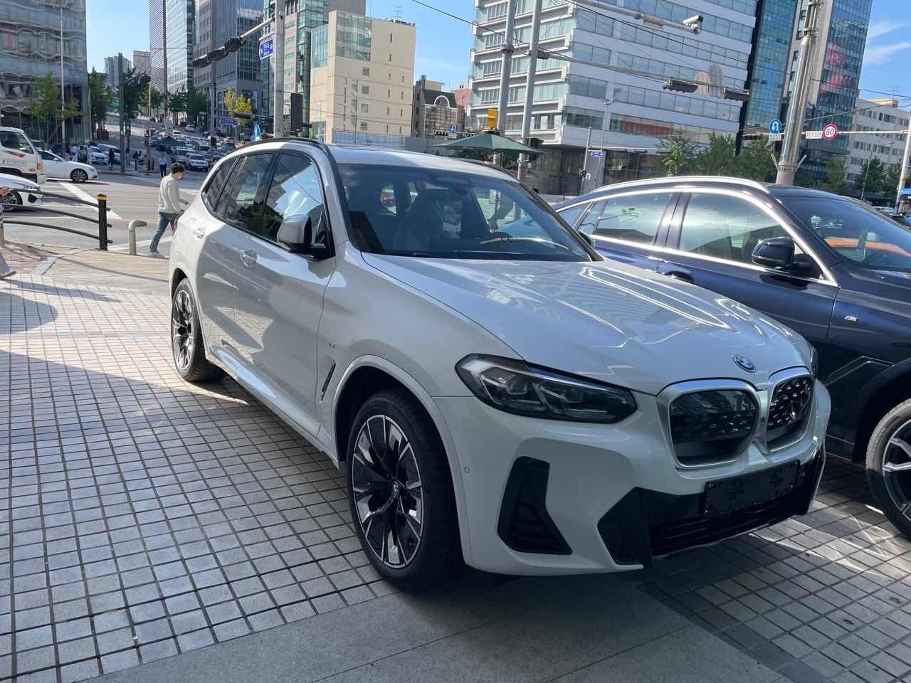BMW iX3 M 스포츠 P2-1 게시글 썸네일
