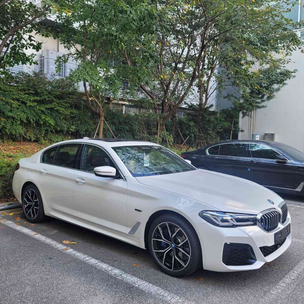 BMW 5시리즈 530e M 스포츠 패키지 P0-0 게시글 썸네일