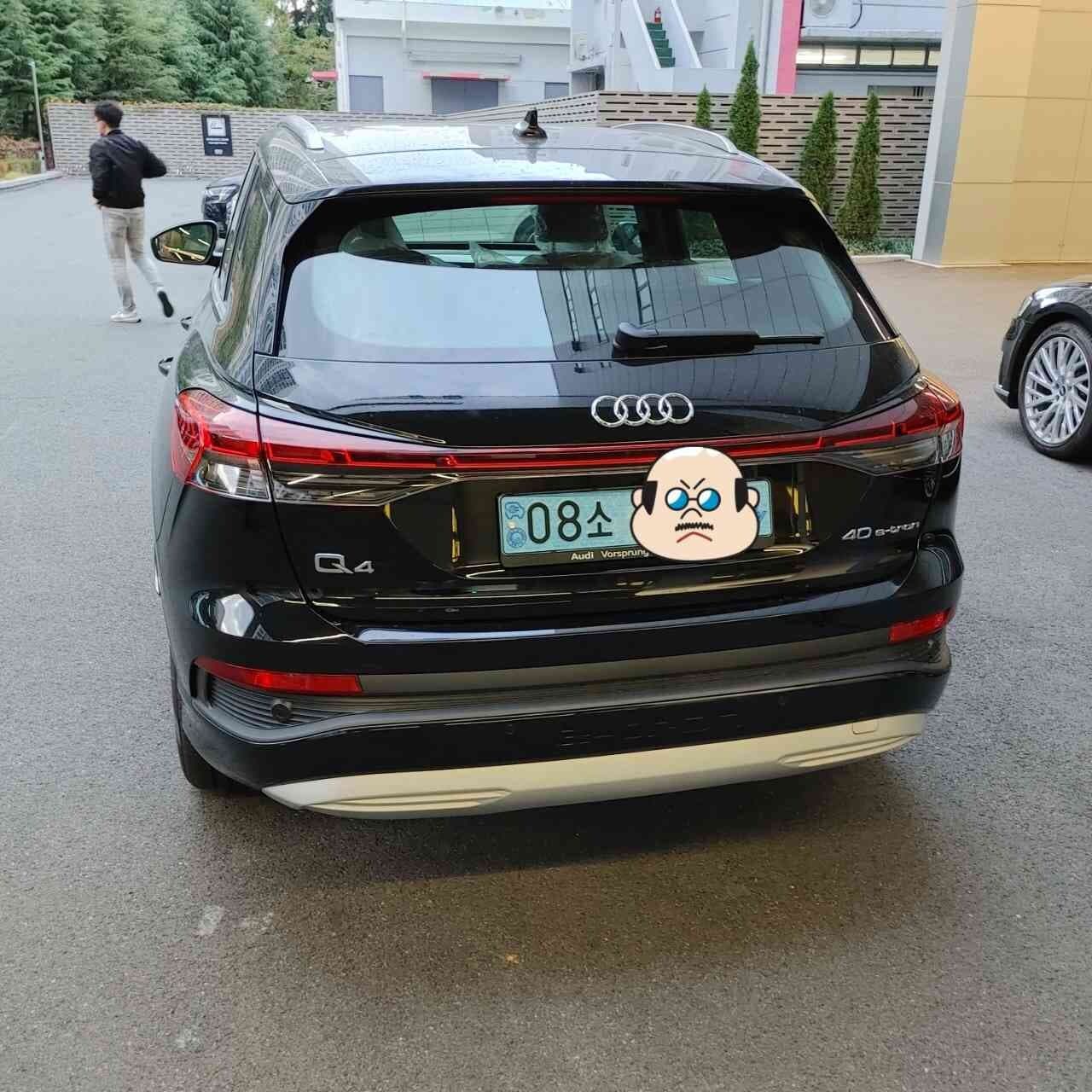 아우디 Q4 e-트론 e-트론 40 게시글 썸네일