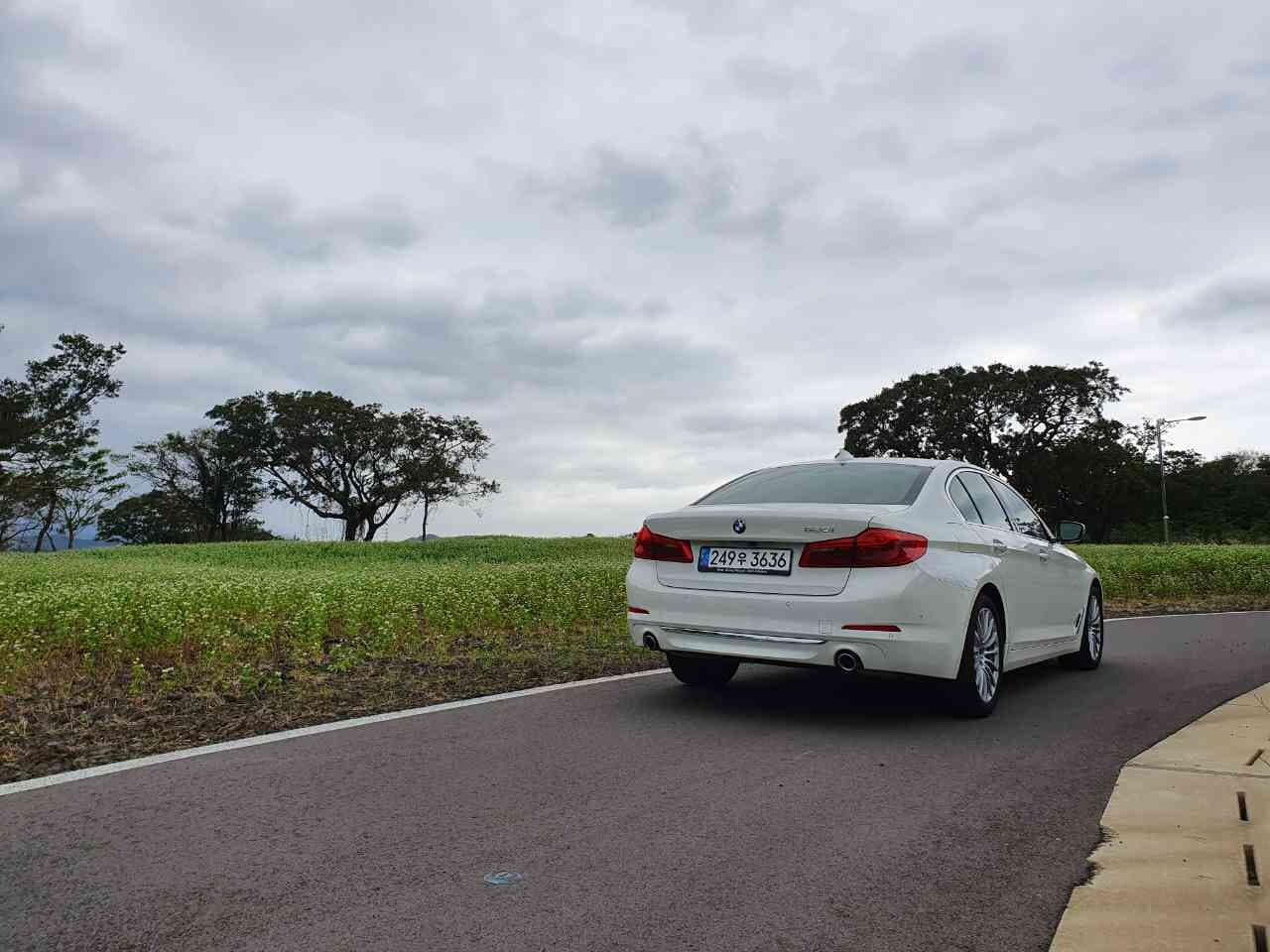 BMW 5시리즈 520i 럭셔리 OE 게시글 썸네일