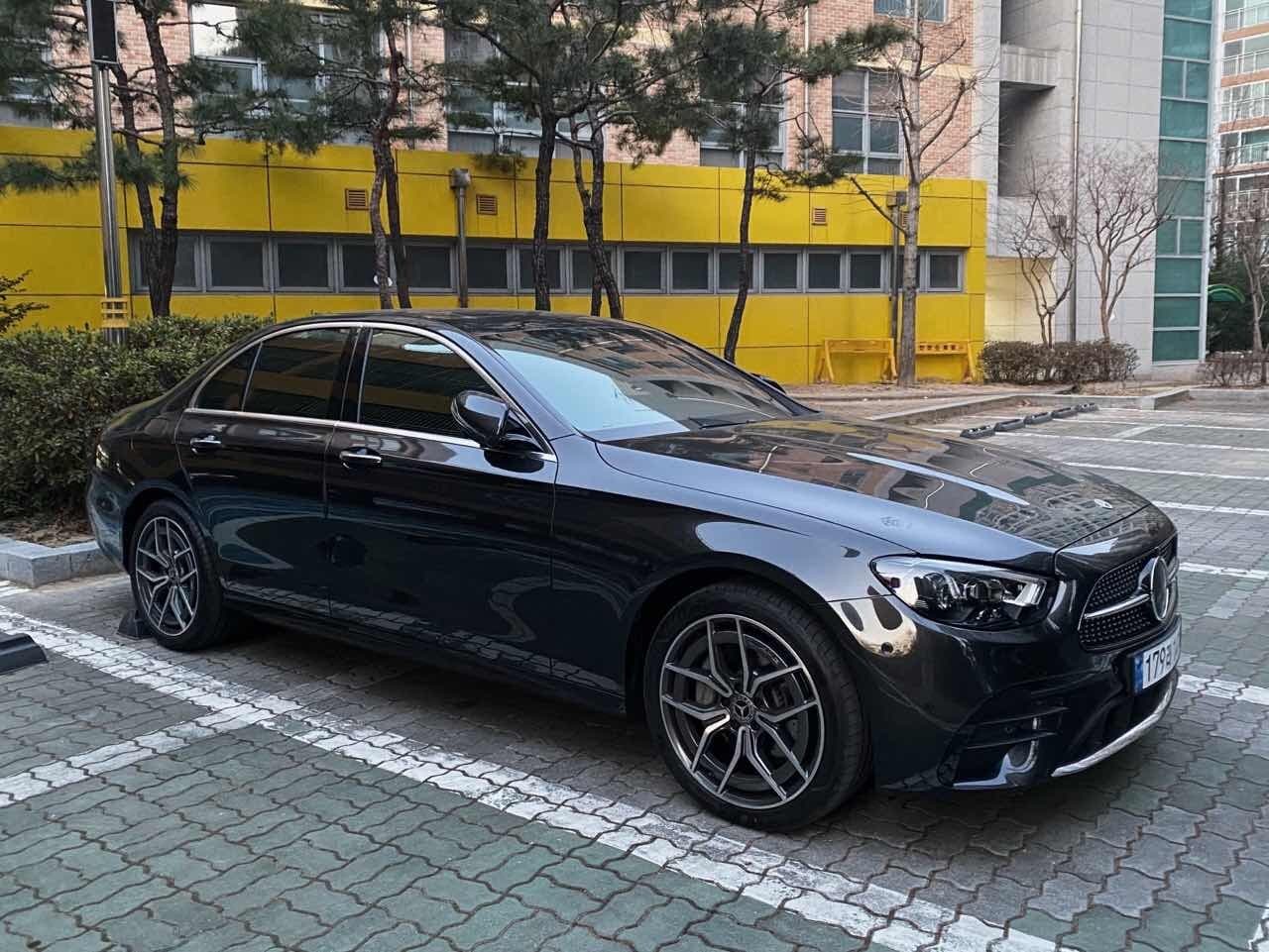 벤츠 E-클래스 E 220d 4MATIC AMG 라인 게시글 썸네일