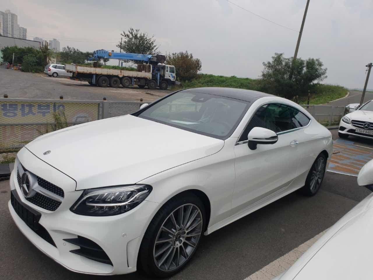 벤츠 C-클래스 C 220d 4Matic 쿠페 게시글 썸네일