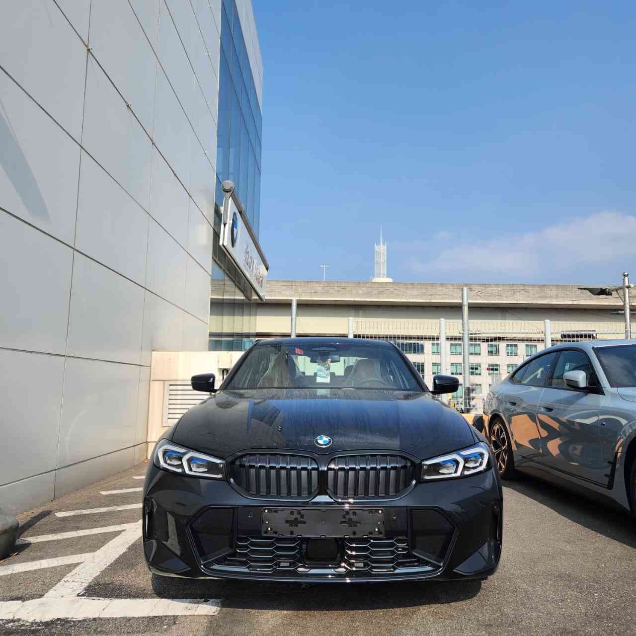 BMW 3시리즈 320i M 스포츠 게시글 썸네일