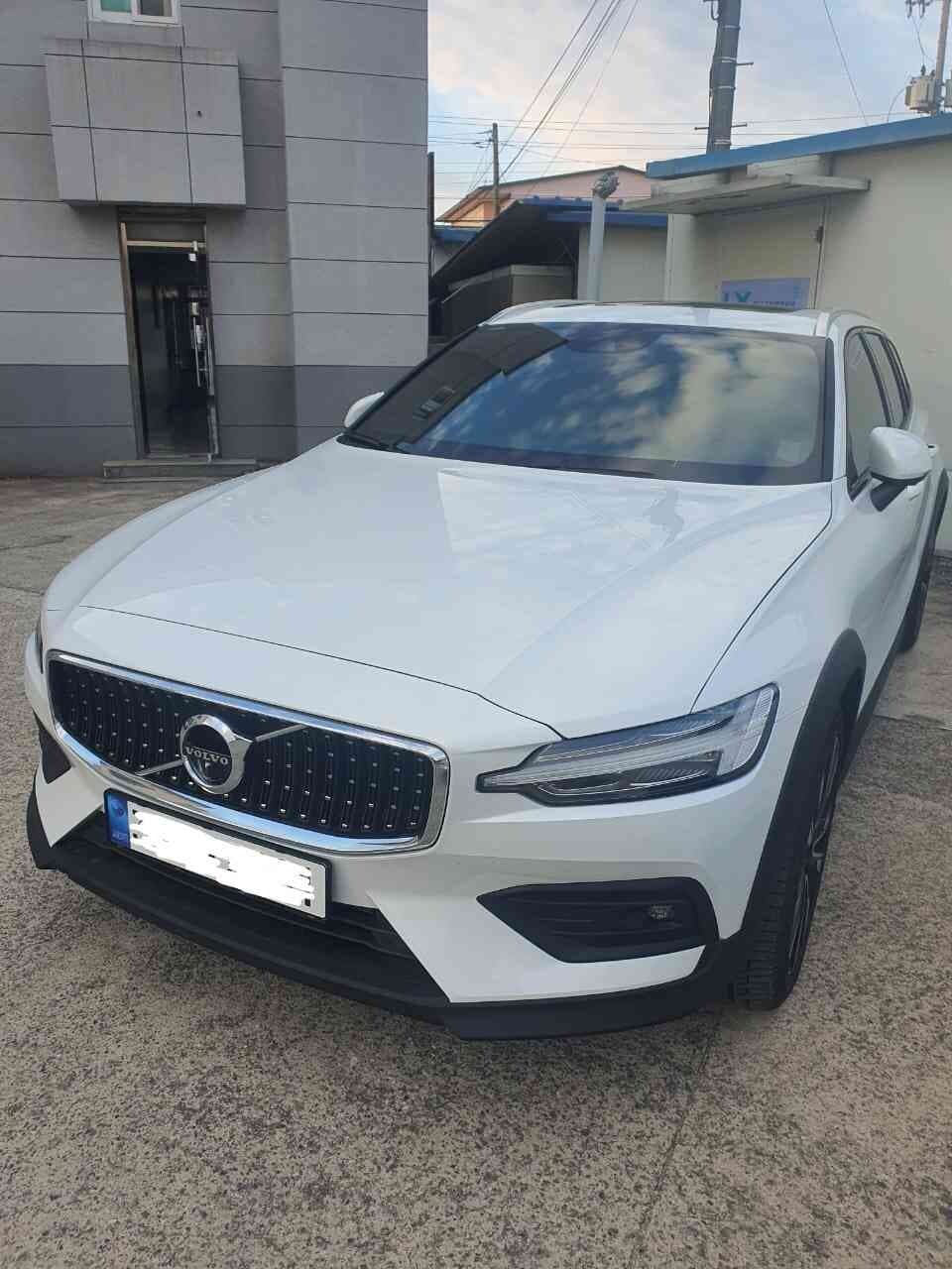 볼보 V60 크로스컨트리 B5 AWD 프로 게시글 썸네일