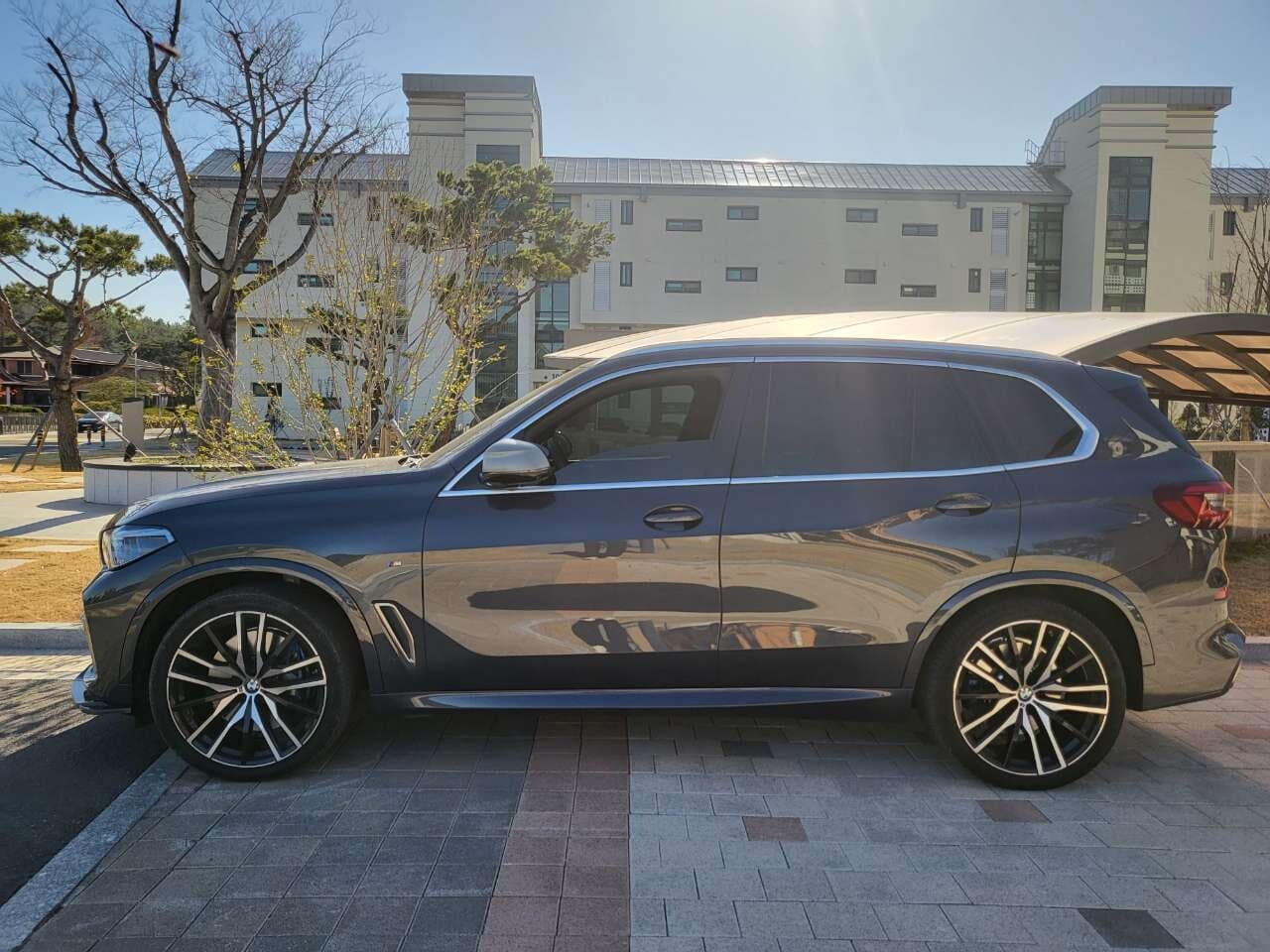 BMW X5 xDrive M50i 게시글 썸네일