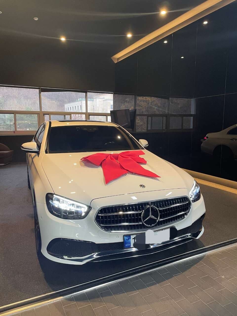 벤츠 E-클래스 E 250 아방가르드 게시글 썸네일