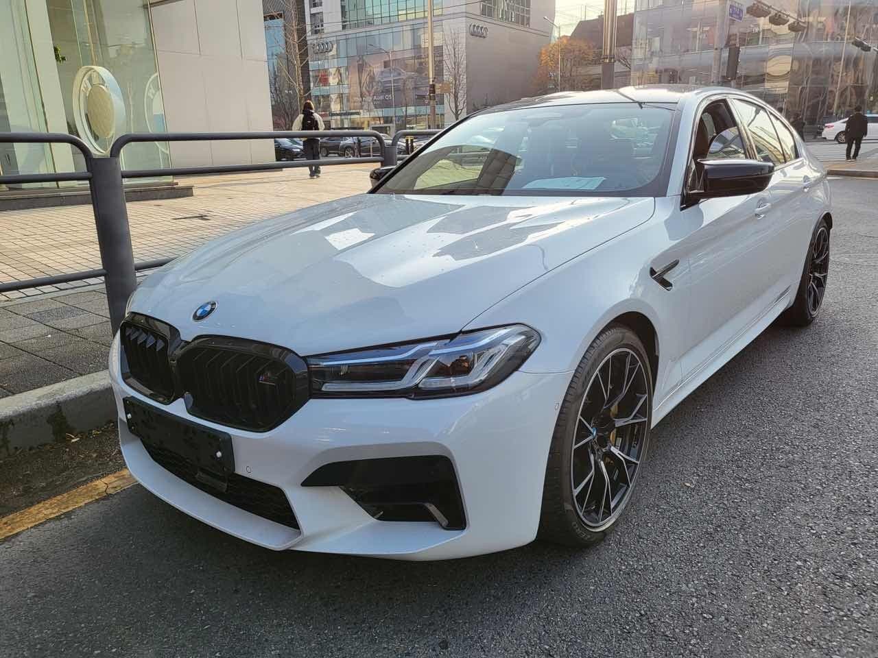 BMW M5 컴페티션 P2 게시글 썸네일