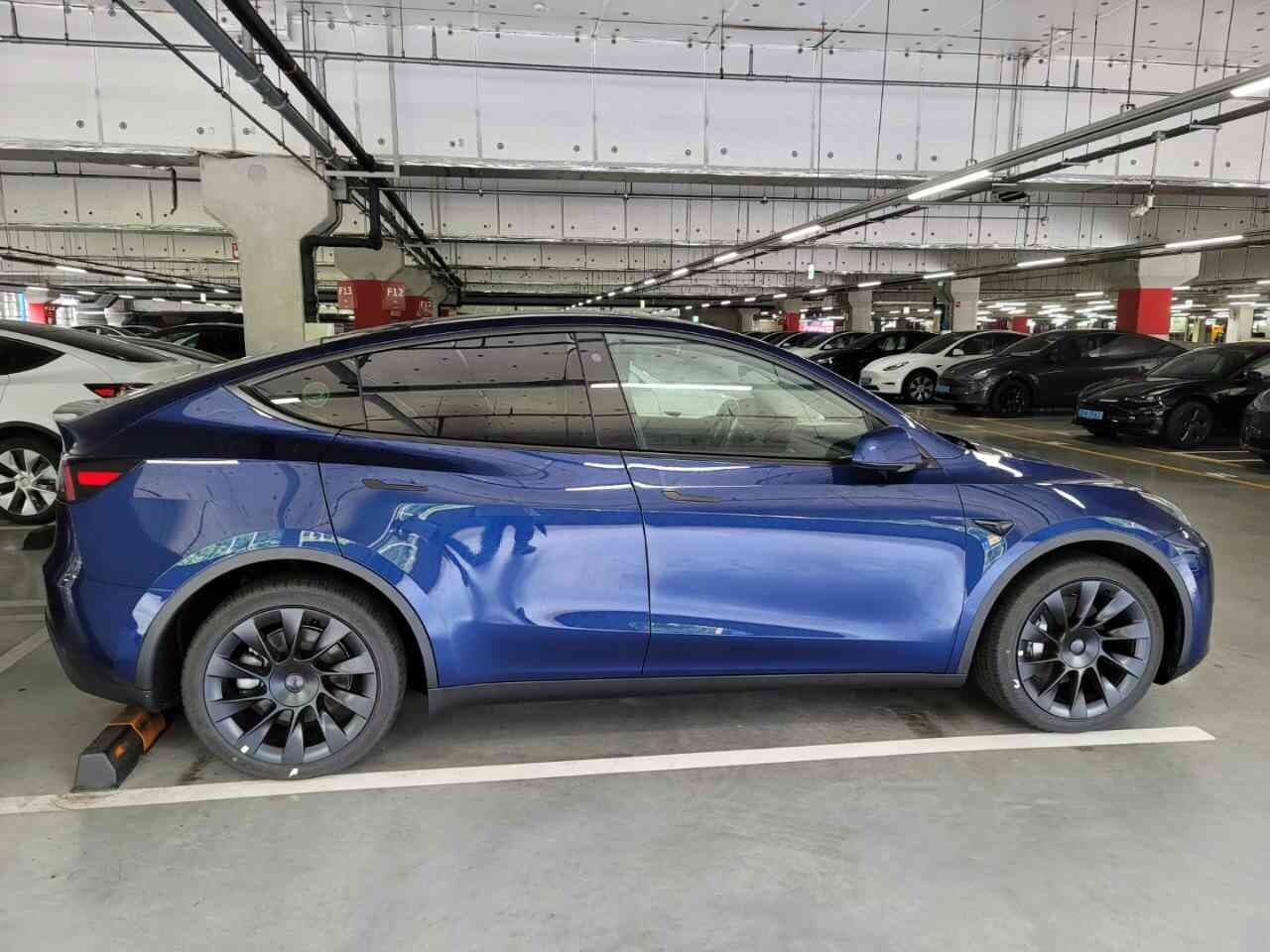 테슬라 모델 Y 롱레인지 게시글 썸네일