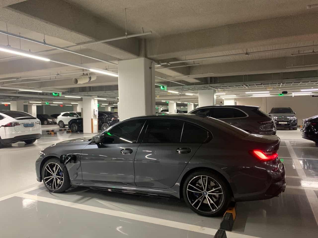 BMW 3시리즈 330e M 스포츠 게시글 썸네일