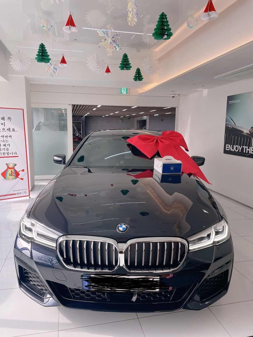 BMW 5시리즈 520i M 스포츠 패키지 게시글 썸네일