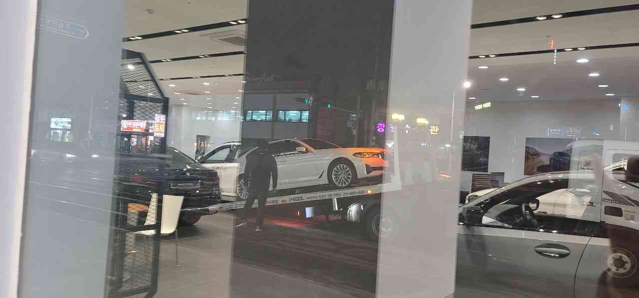 BMW 5시리즈 520i 럭셔리 게시글 썸네일