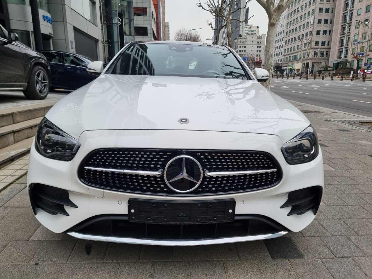 벤츠 E-클래스 E 350 4MATIC AMG 라인 게시글 썸네일