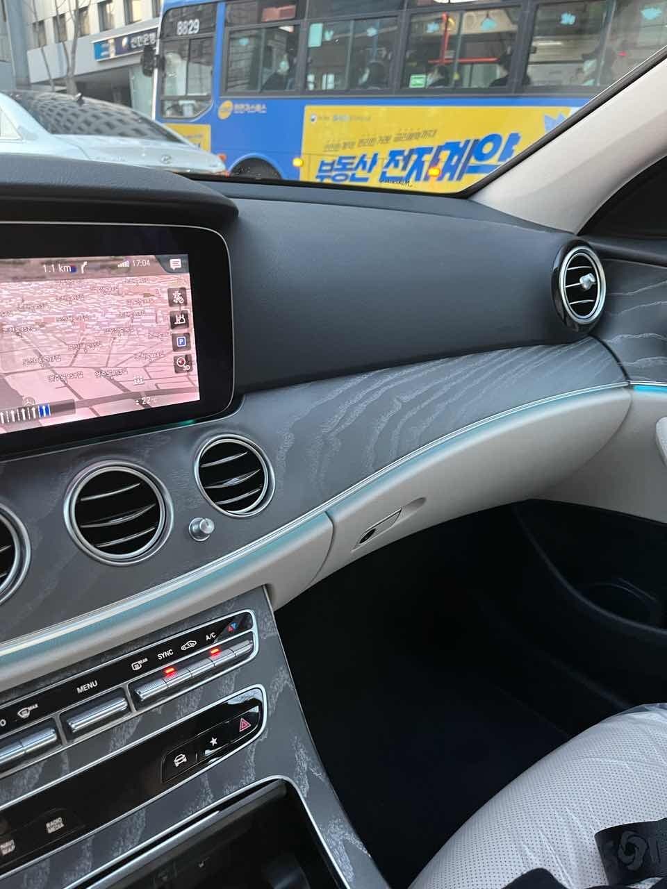 벤츠 E-클래스 E 250 익스클루시브 게시글 썸네일