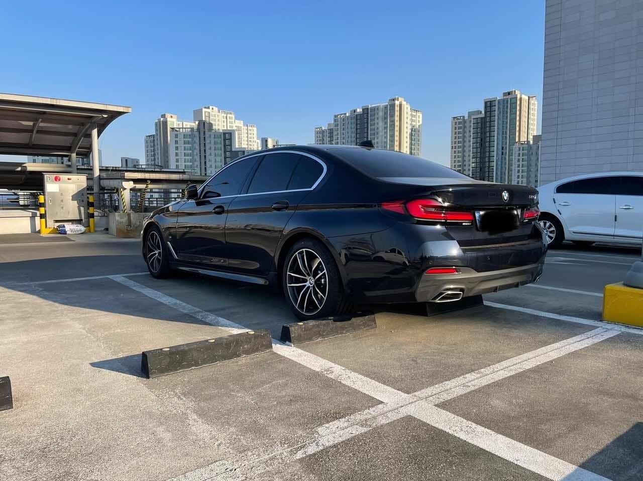 BMW 5시리즈 520i M 스포츠 패키지 게시글 썸네일