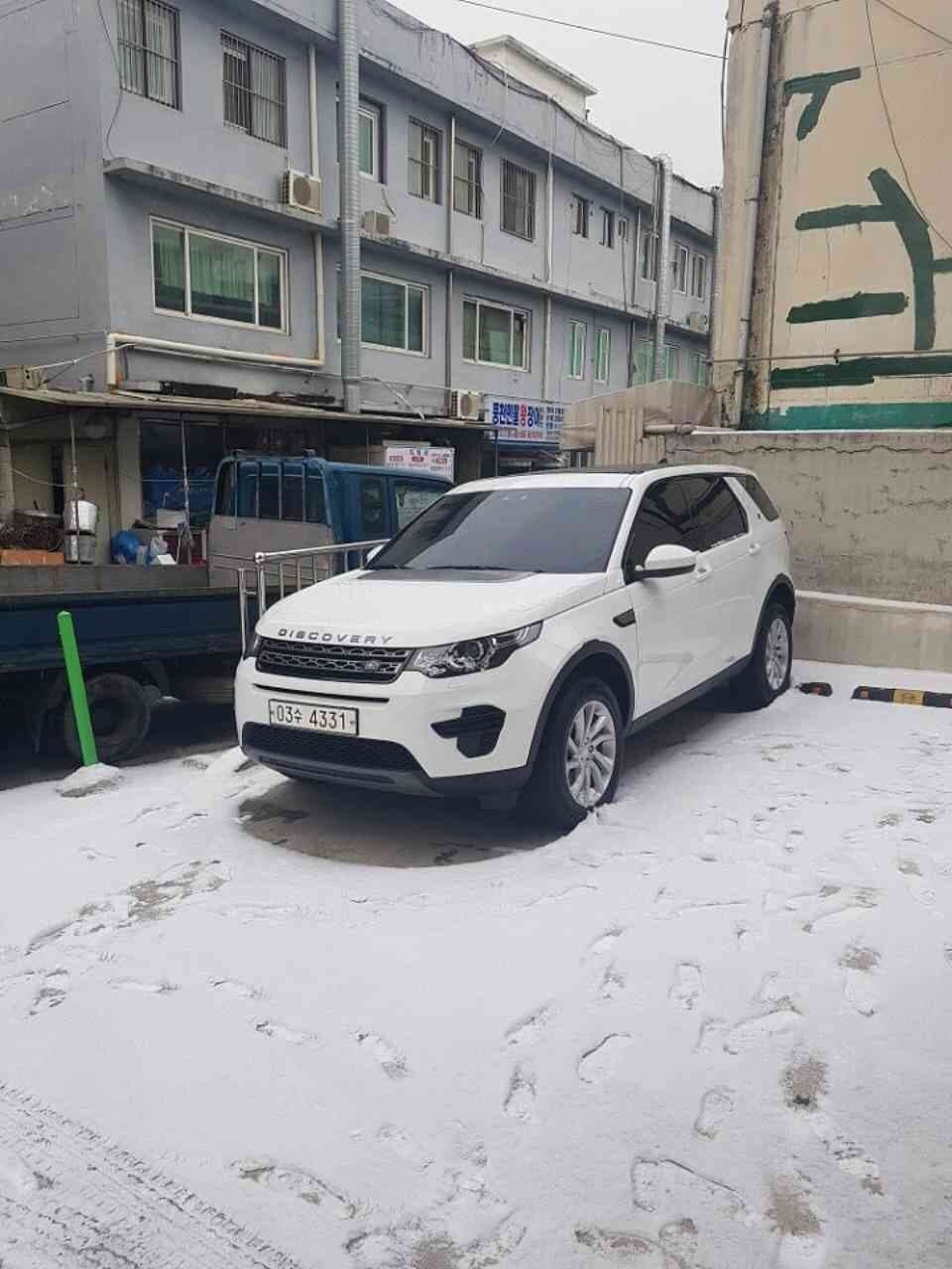 랜드로버 디스커버리 스포츠 2.0D SE 게시글 썸네일