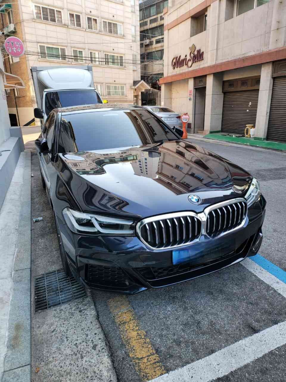 BMW 5시리즈 520i M 스포츠 패키지 게시글 썸네일