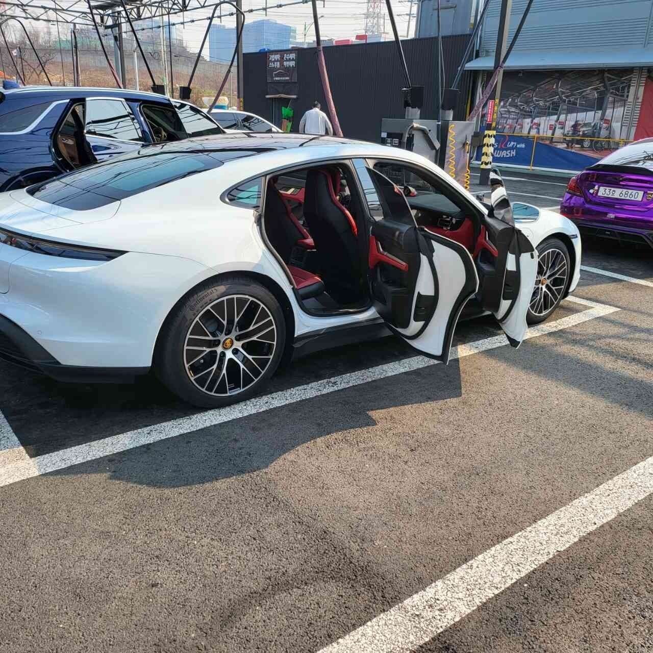 포르쉐 타이칸 베이스 게시글 썸네일