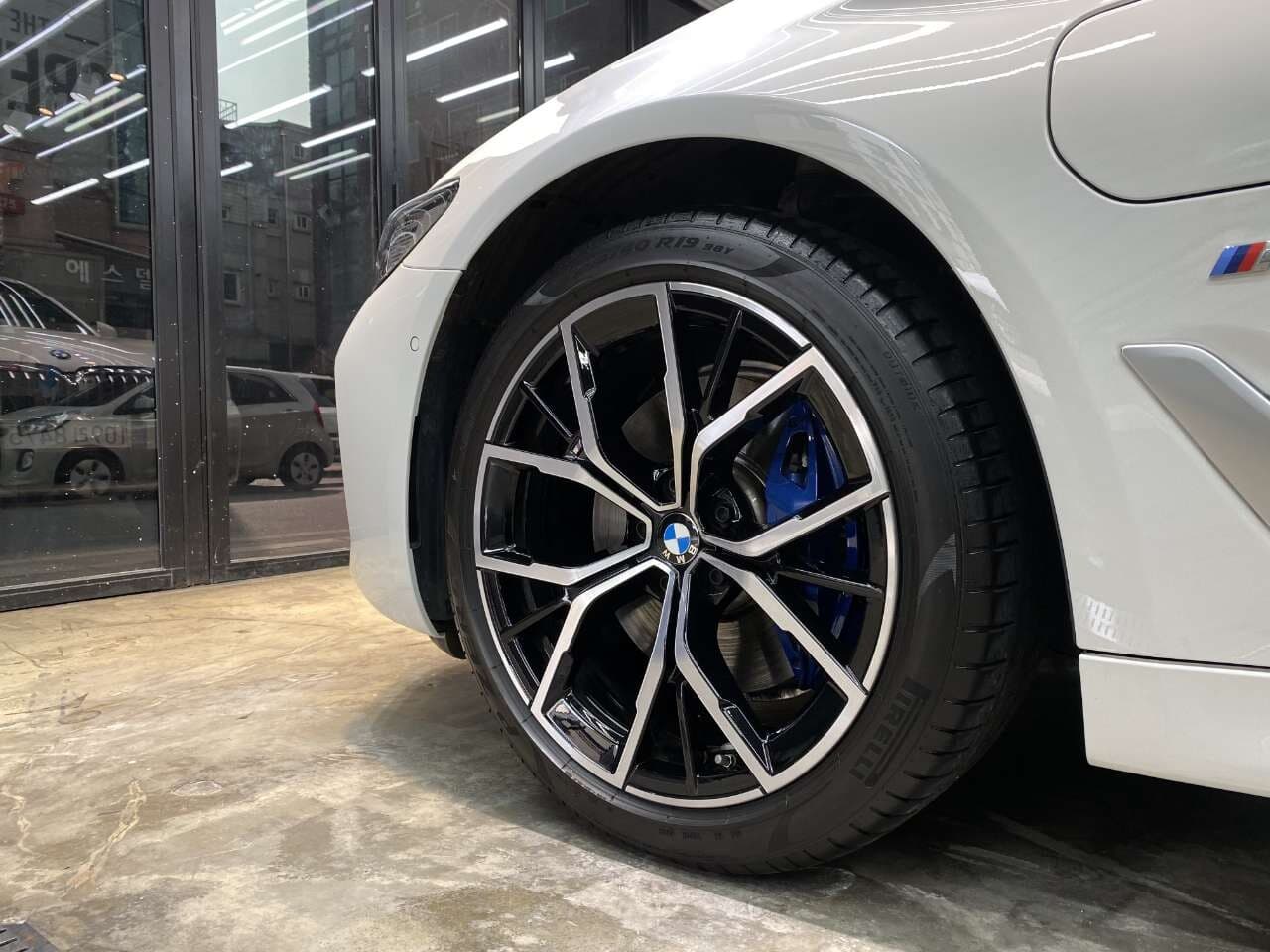 BMW 5시리즈 530e M 스포츠 패키지 게시글 썸네일