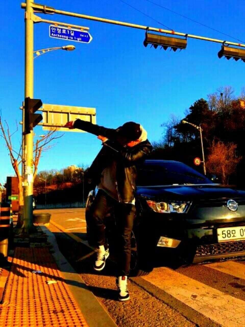 KG 모빌리티 티볼리 LX 게시글 썸네일