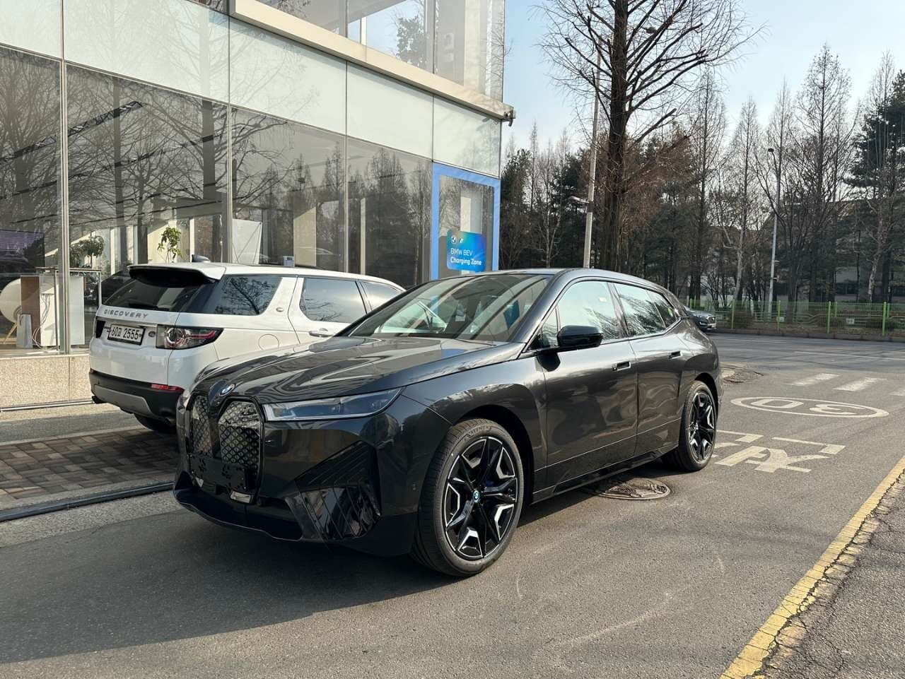 BMW iX xDrive 50 스포츠 플러스 게시글 썸네일