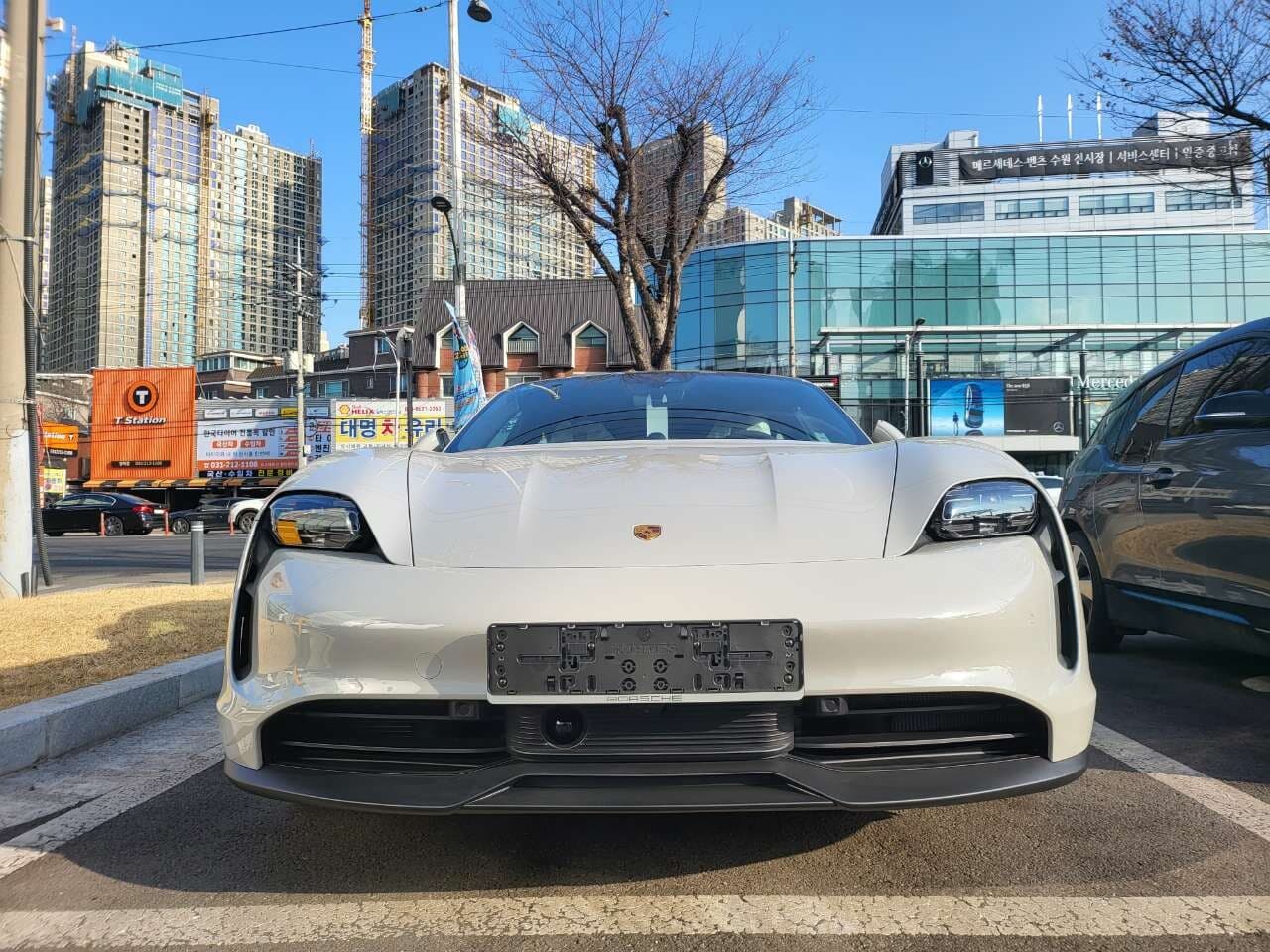 포르쉐 타이칸 베이스 게시글 썸네일
