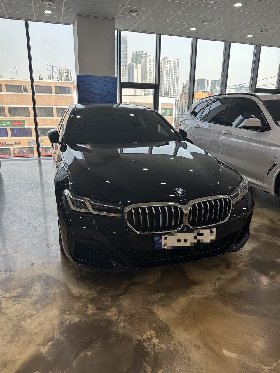 BMW 5시리즈 530i M 스포츠 패키지 P1 게시글 썸네일