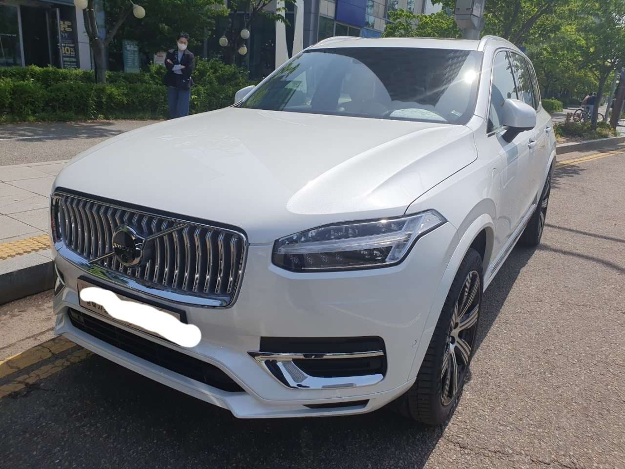 볼보 XC90 T8 AWD 얼티메이트 브라이트 게시글 썸네일