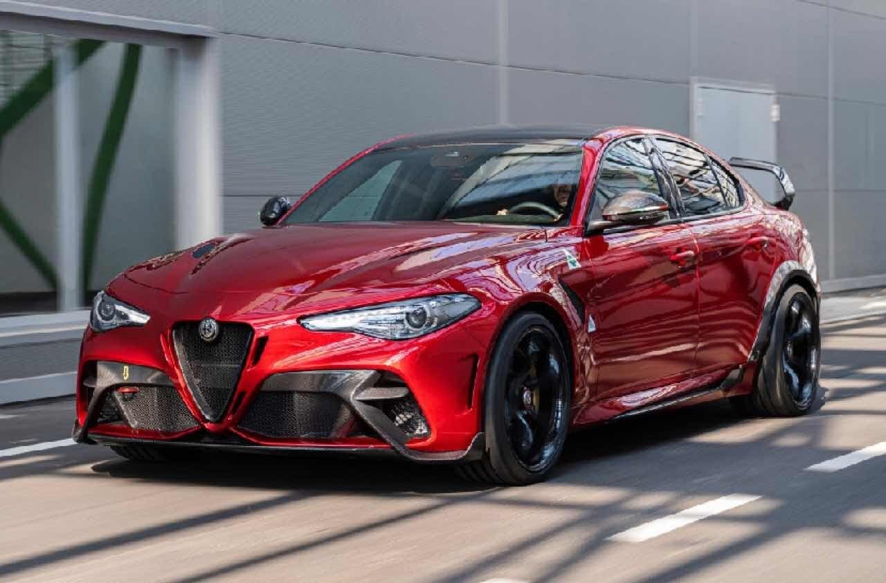 Alfa Romeo—라인업 총정리 해 봤습니다 게시글 썸네일