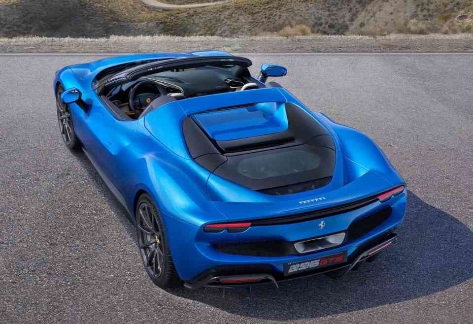 페라리가 공개한 830마력 '괴물 오픈카' 296 GTS 게시글 썸네일