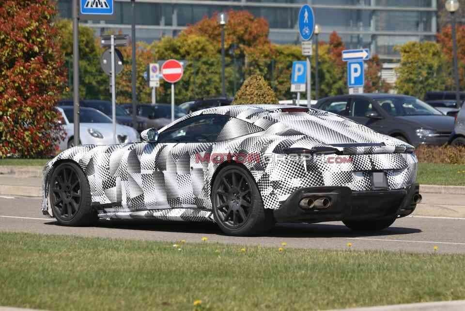 페라리가 새로운 플래그십을 준비하고 있습니다 게시글 썸네일