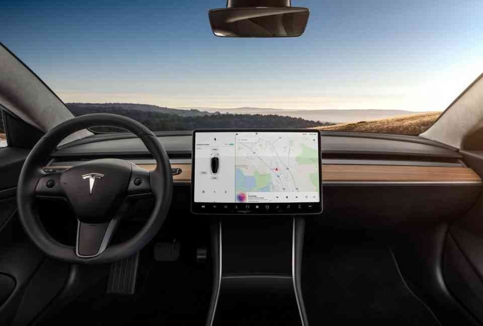테슬라가 내비게이션 시스템을 유료로 전환합니다 게시글 썸네일