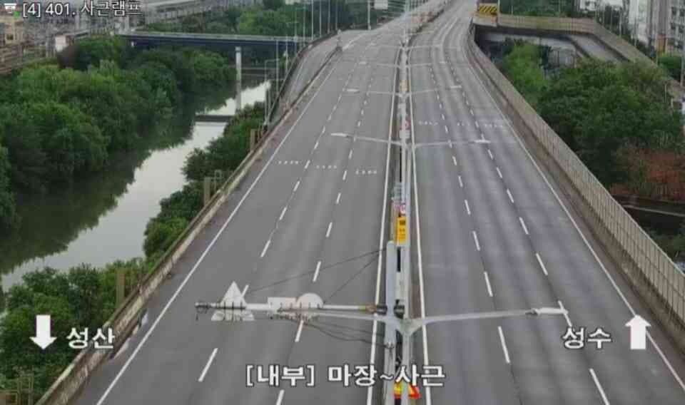 기록적 폭우로 서울 시내 곳곳이 마비입니다 게시글 썸네일